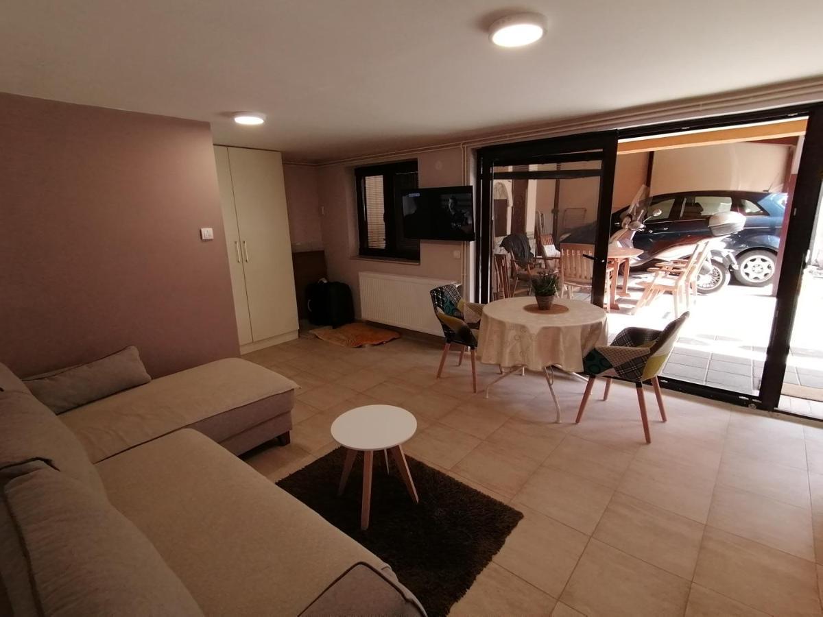 Apartments Sofija นิส ภายนอก รูปภาพ